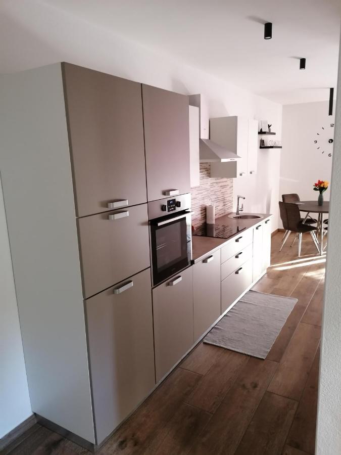 Jakov Apartman *